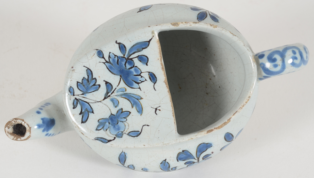 A ceramic pap boat or canard de malade, Nevers (France), early 19th century — View from above