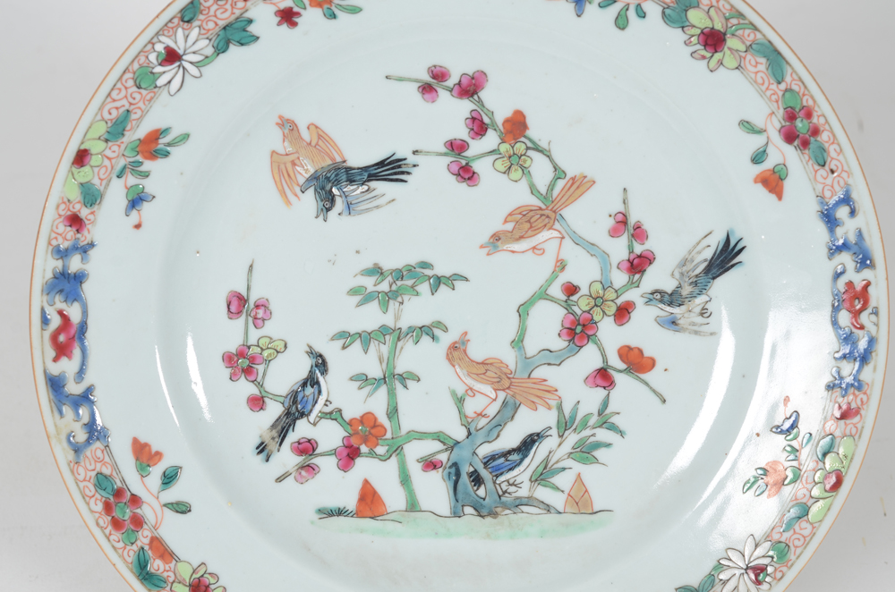 Chinese Famille Rose porcelain plate — Detail of the decoration