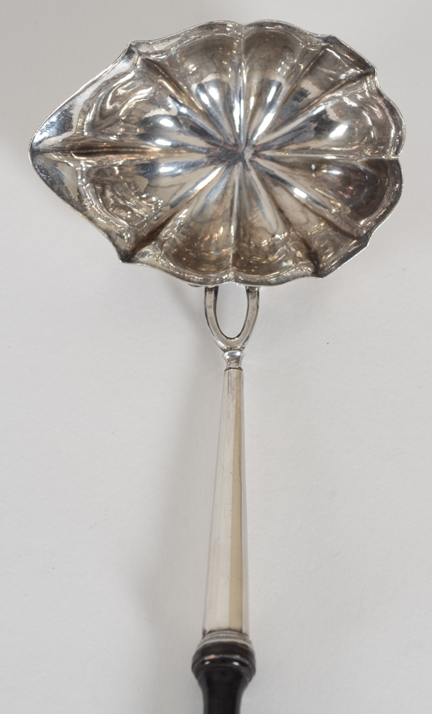 18th century silver and wood punch ladle, Bruges, 1776 — Detail of the inside