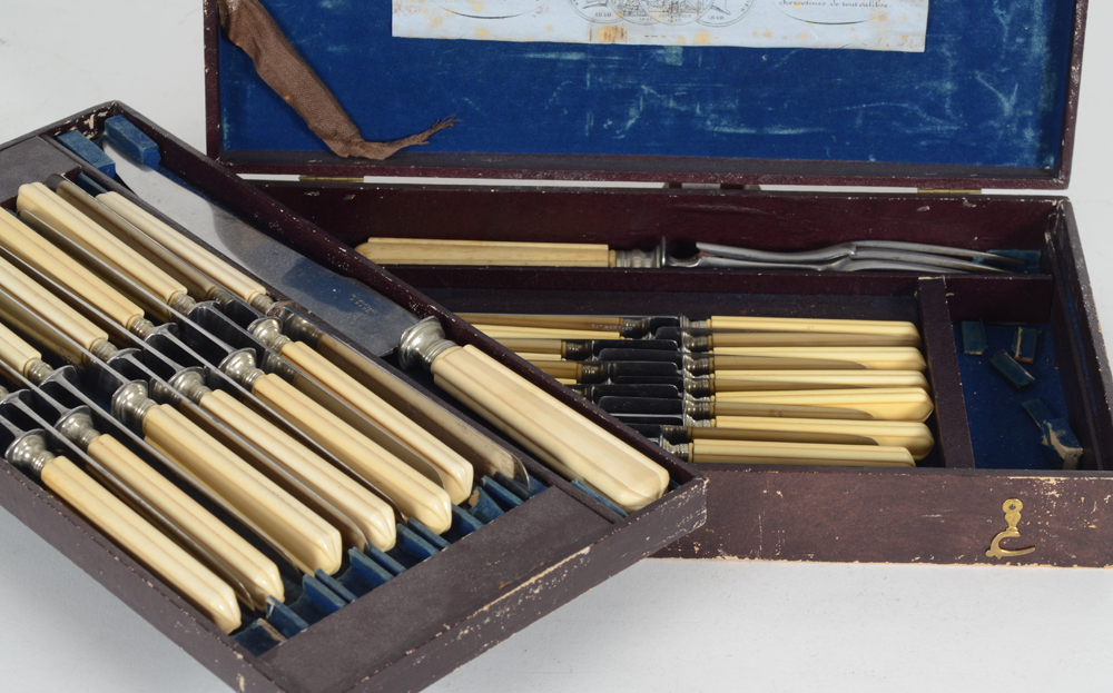 C. Van Montagu (Gand) — The box open