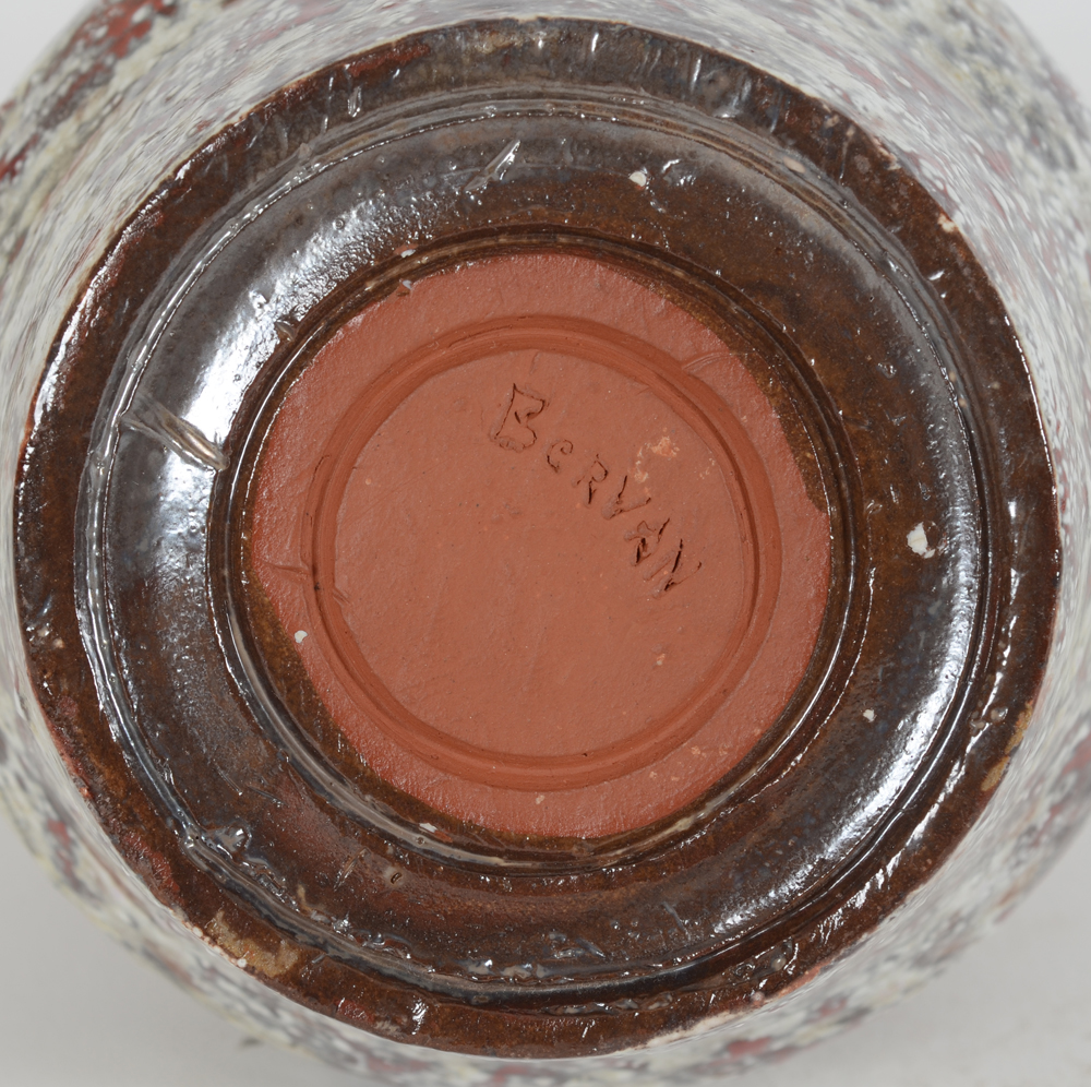 Bervan_studio_pottery_vase_base — <p>Signature on the bottom of the base</p>
