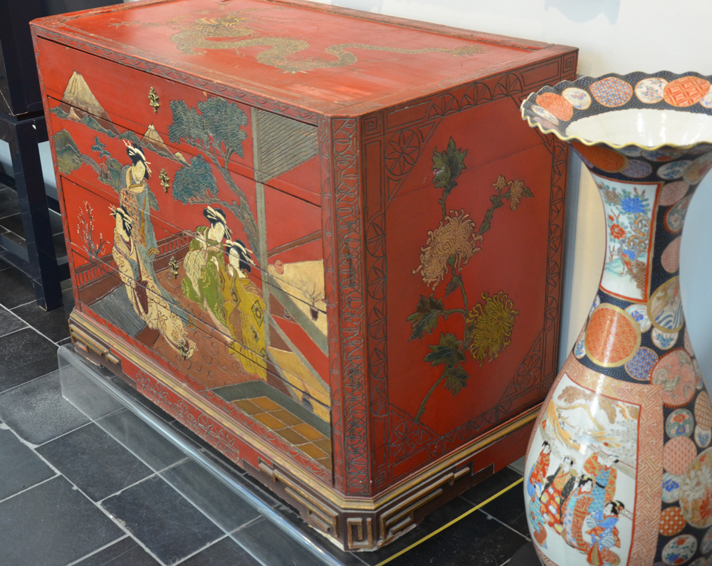 A 1930's Japonist art deco chest of drawers — View from the other side