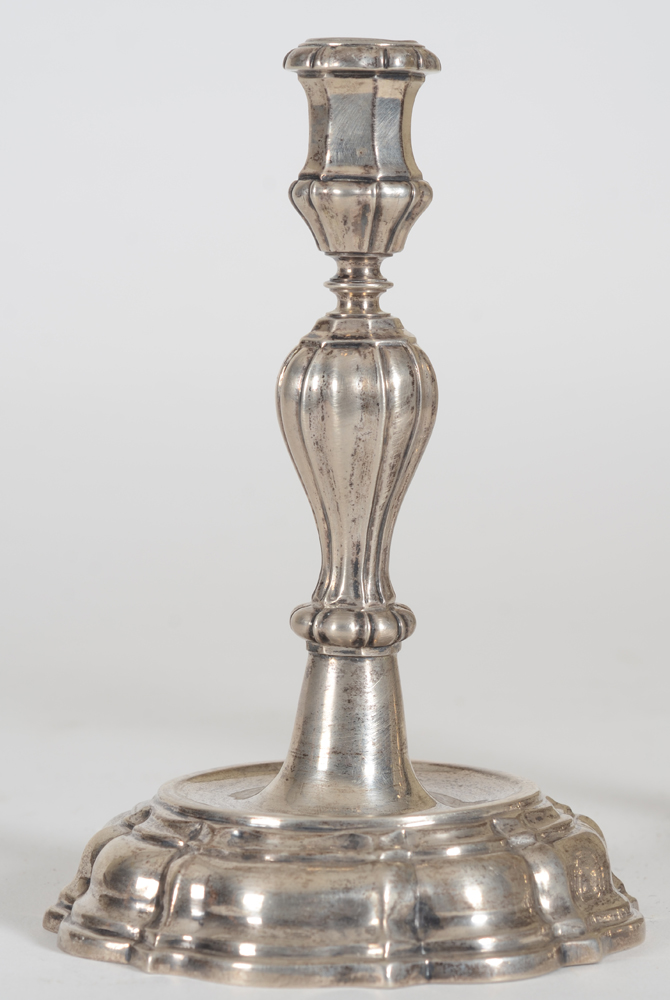 A good pair of mid-eightteen century silver desk candlesticks, Vienna — Detail of one of the candlesticks