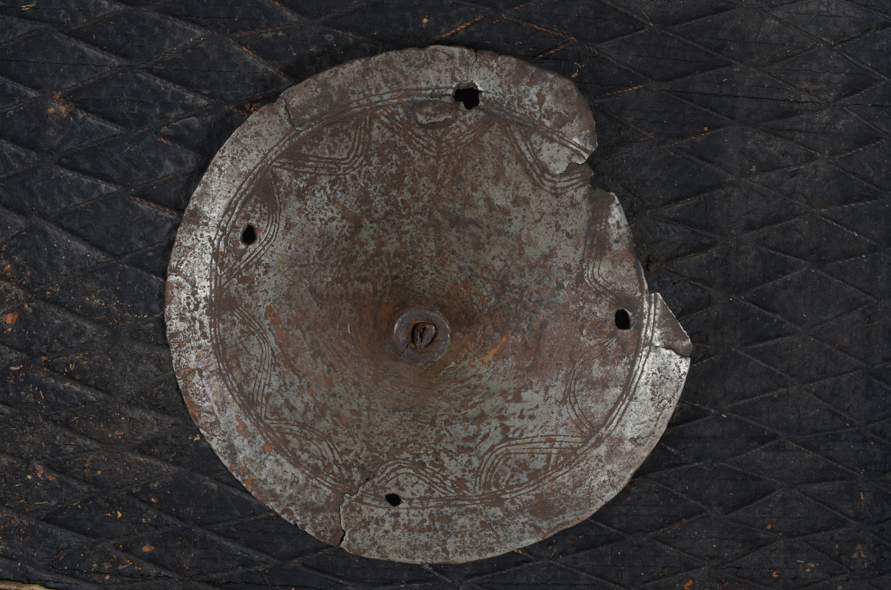 Congo_shield_detail_metal