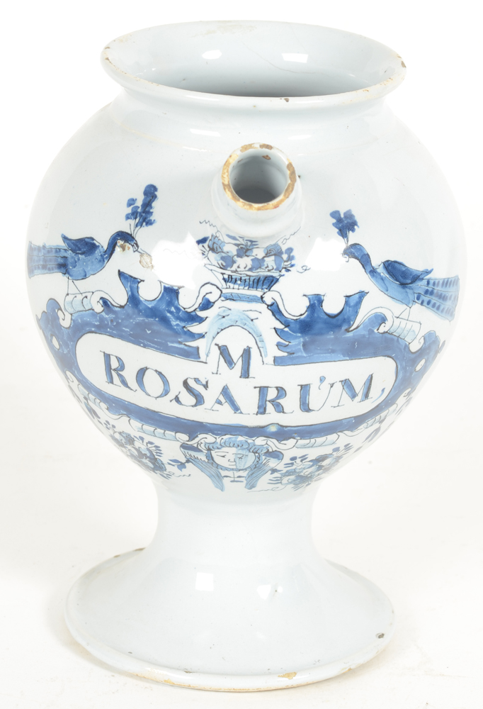 Delft Rosarum syrup jug — Un grand pichet à sirop 'Rosarum' en faience de Delft