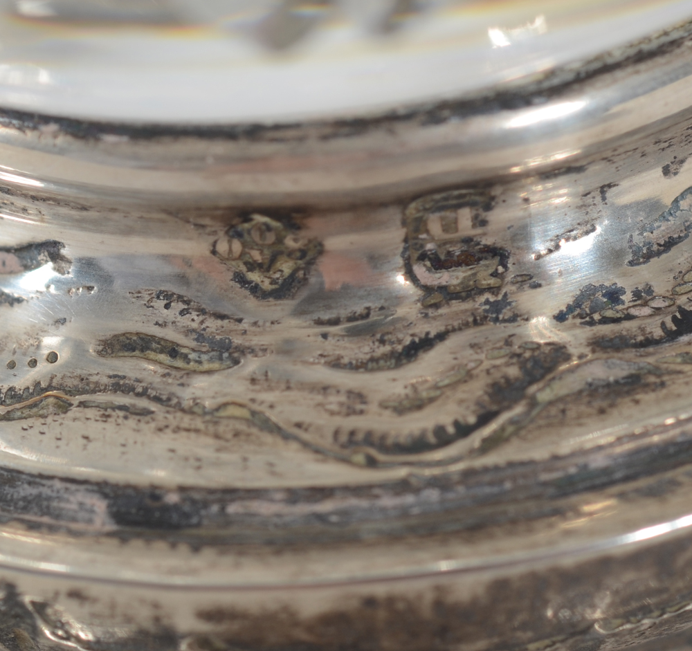 Delheid Frères, a rare pair of silver and cut crystal table vases, ca. 1900 — Marks on the top part of the base on both vases