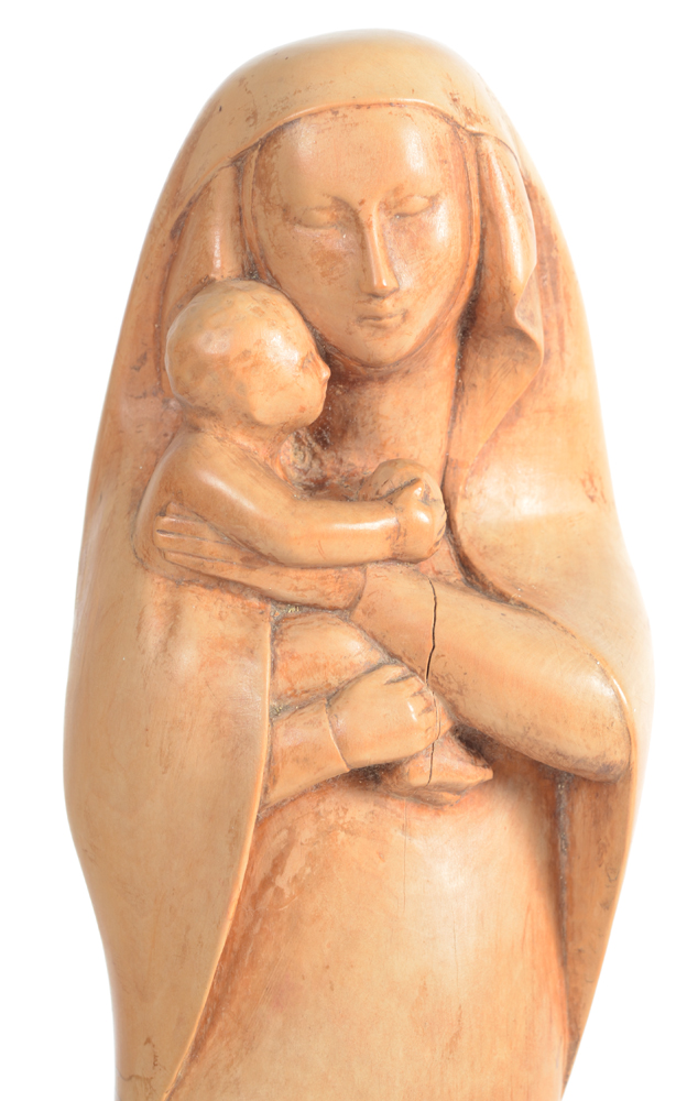 Geo Vindevogel Madonna and child 1943, a boxwood sculpture — Detail of the face and infant, small crack visible on the arm of the mother
