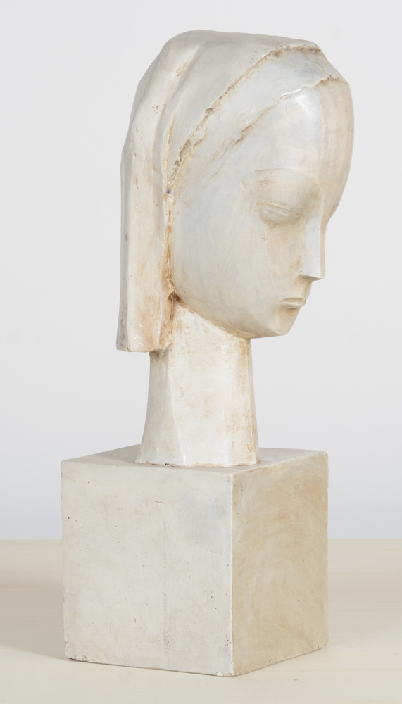 Emile Poetou — Right profile view