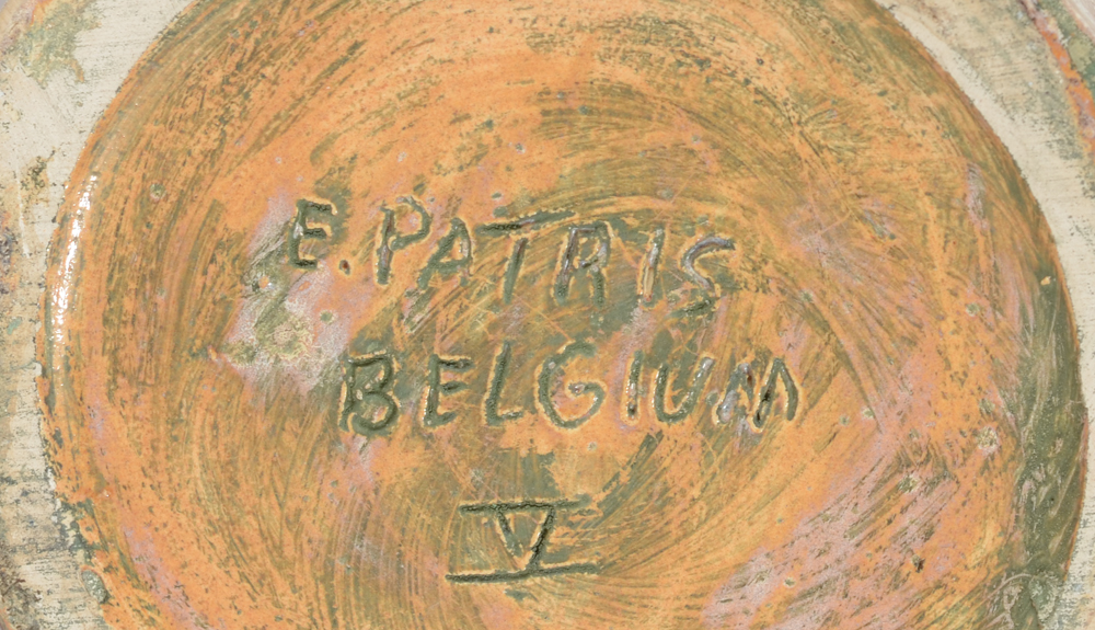 Ernest Patris (1909-1981), Vase aux Chinois — Signature of the artist on the bottom of the base