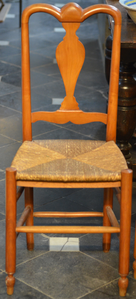 a pair of Beguine chairs — Paire de chaises de béguines, en cérusier.