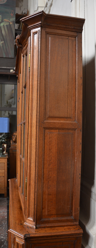 Louis XIVth display cabinet — Side view upper part