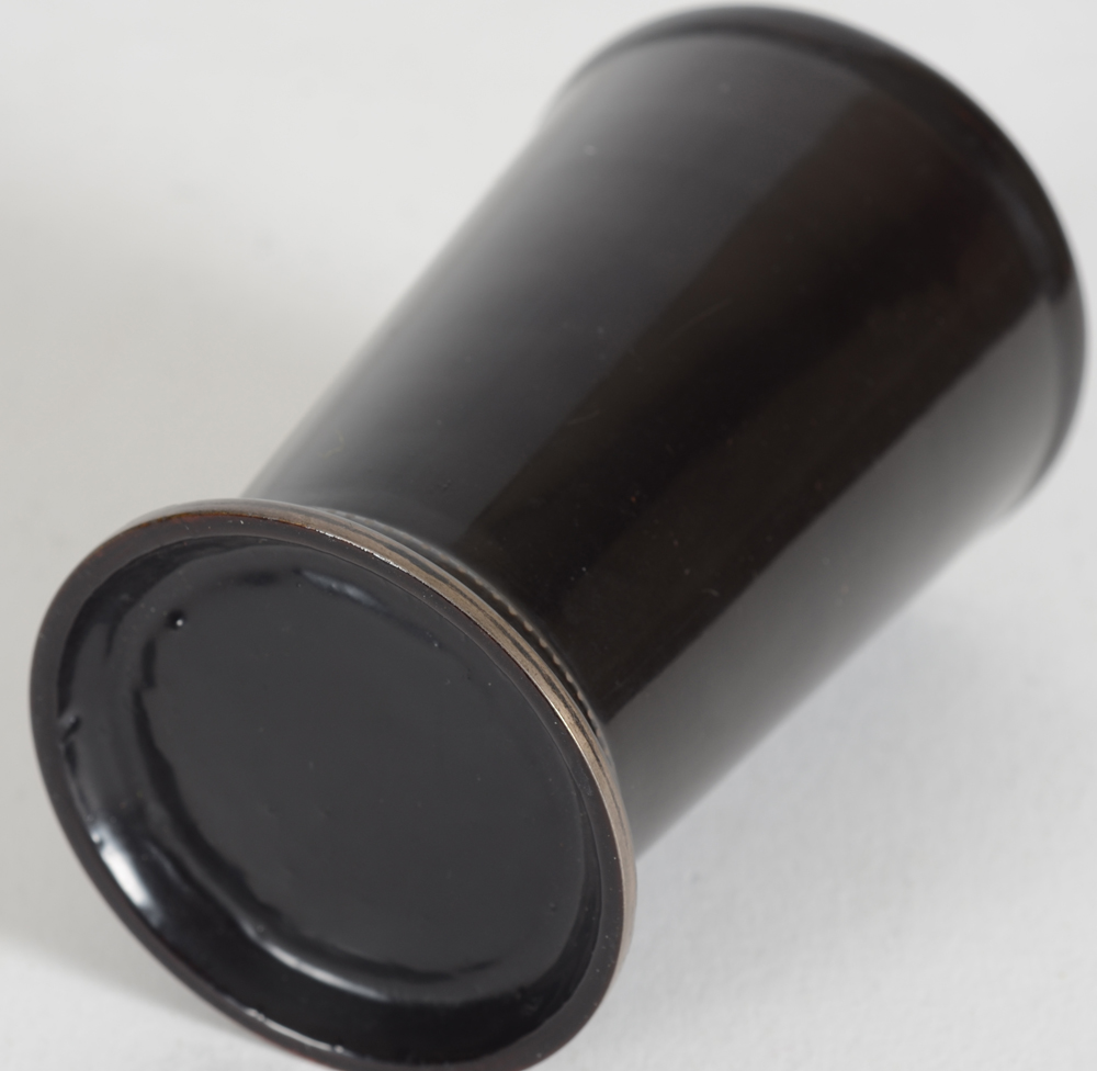 Marcel Wolfers — Side view showing the silver base