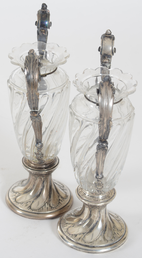 Delheid Frères, a rare pair of silver and cut crystal table vases, ca. 1900 — Detail of the handles