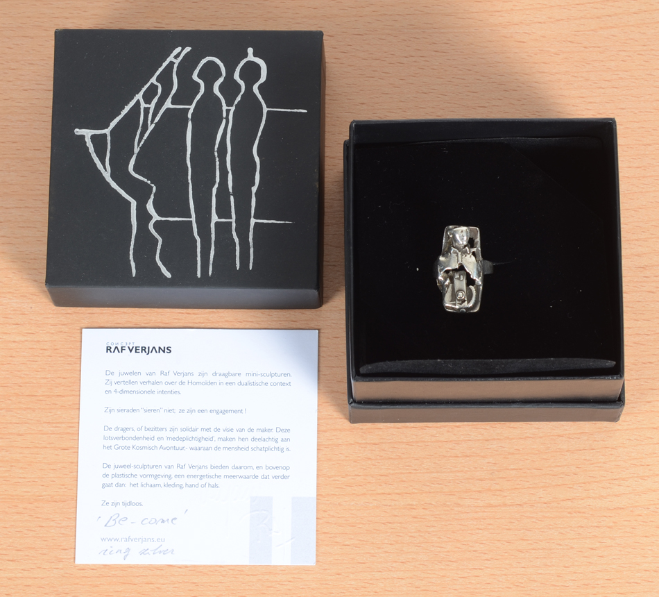 Raf Verjans — The ring with the original box and certificate with title