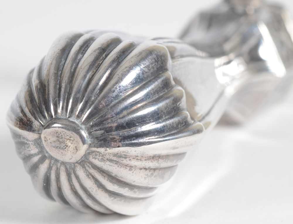 Manche à gigot or à volaille in silver, Brussels 1832-1858 — Detail of the back of the handle