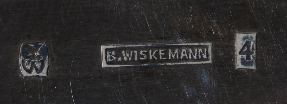 Bruno Wiskemann — Marks on the side of the object