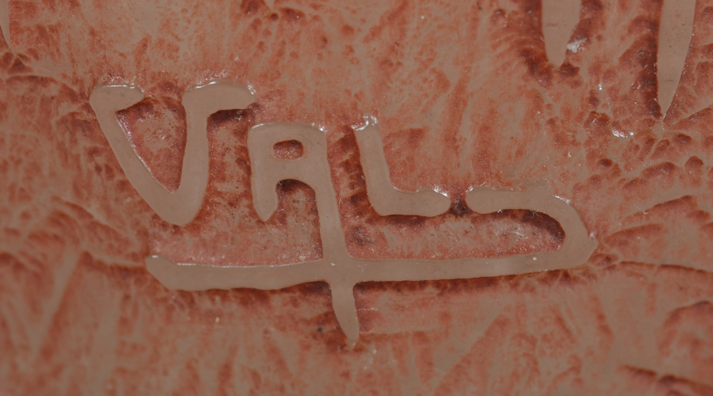 A Val, E. & Cie (ancienne Maison Effler), Paris — Cameo signature on the glass