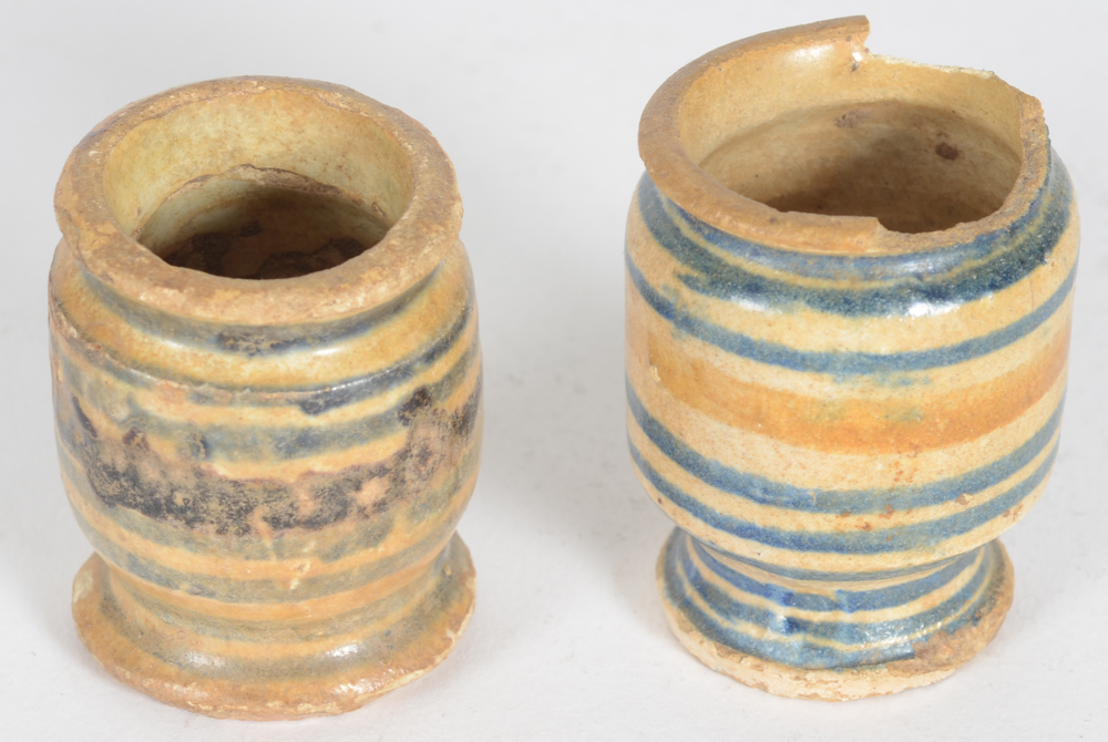 Two majolica Antwerp (?) ointment jars 16th century — Alternate view