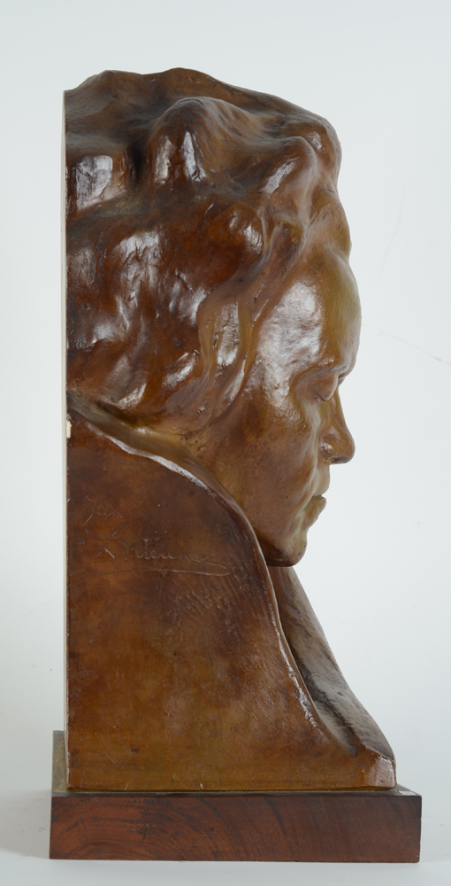Jan Anteunis — Profile of the sculpture, showing the flat back, designed to stand against a wall.