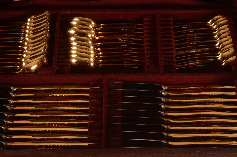 BMF 800 silver gilt canteen — Detail of one of the drawers