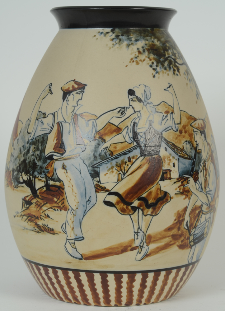 Richard Le Coronne pour Ciboure — Vase aux danceurs basques, h. 26 cm