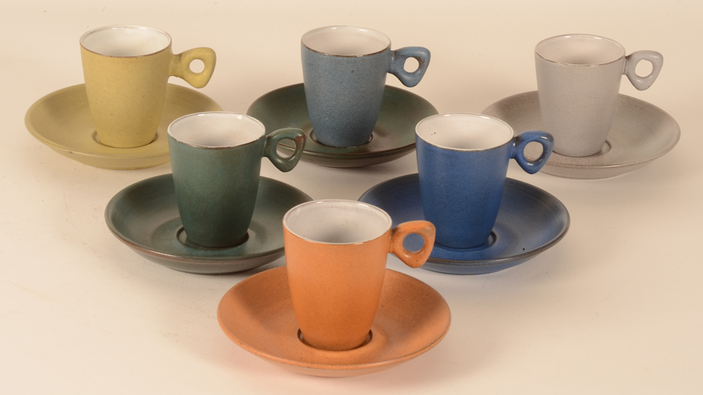Cor Unum/Zweitse Landsheer 6 cups and saucers — 5 sets of one colour + 1 set of 2 colours