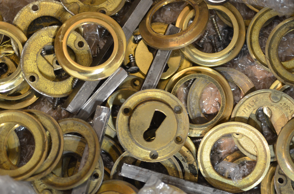 BAL vintage onyx and gilt brass door handles 1970s — With all the necessary items to install them on a door