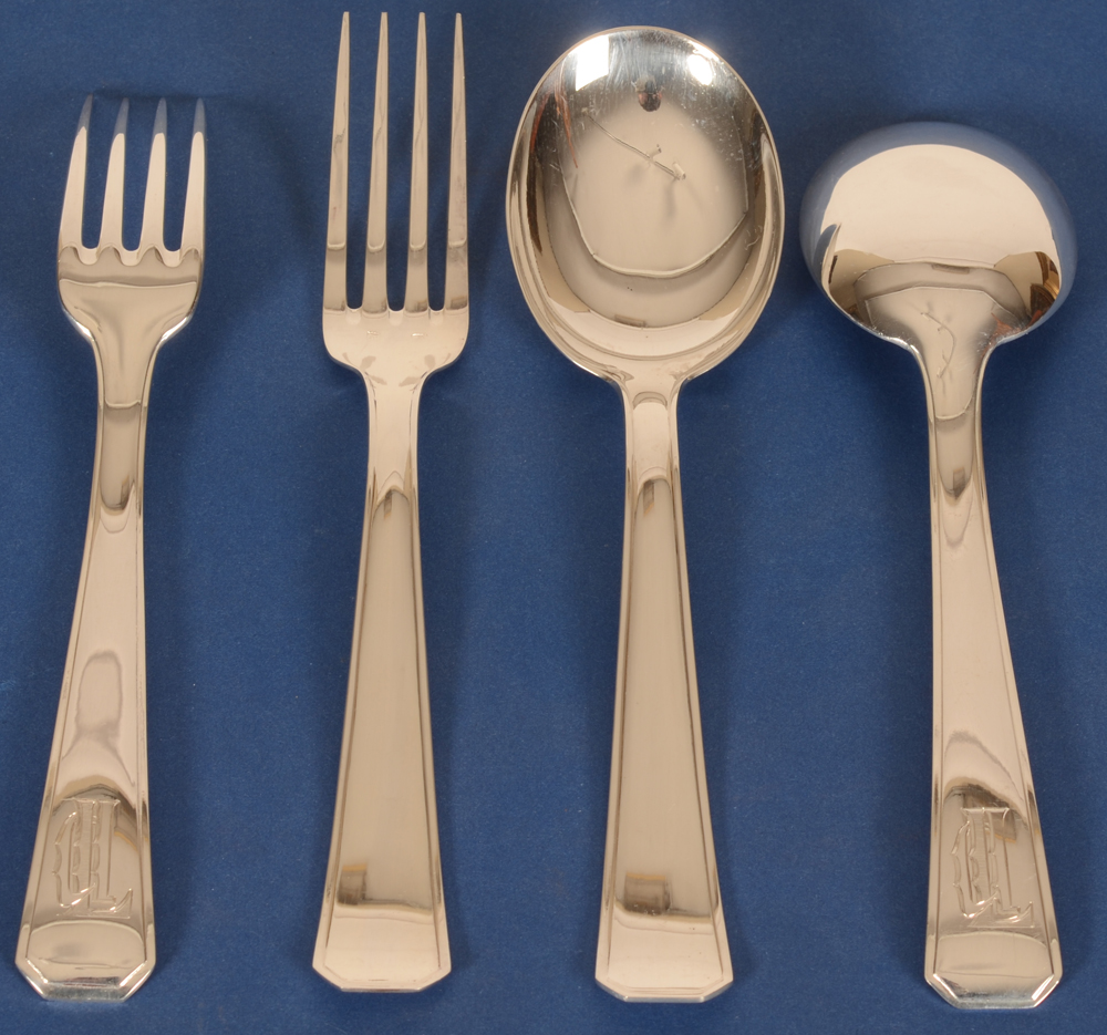 Delheid Freres — Alternate view of the silver cutlery