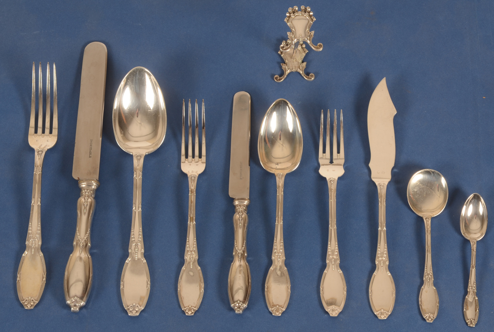 Delheid Frères — the composition of the canteen in solid silver (800/1000)