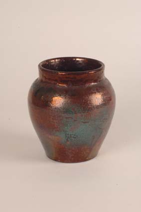 1951 — Vase, 17,2 x 16,5 cm, unsigned.