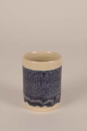 1968-1969 — Vase, 10 x 7,5 cm, unsigned, with glaze formula (bottom).