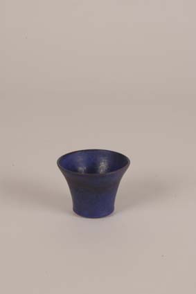 1955 — Vase, 5 x 6,3 cm, unsigned, glaze formula (bottom).
