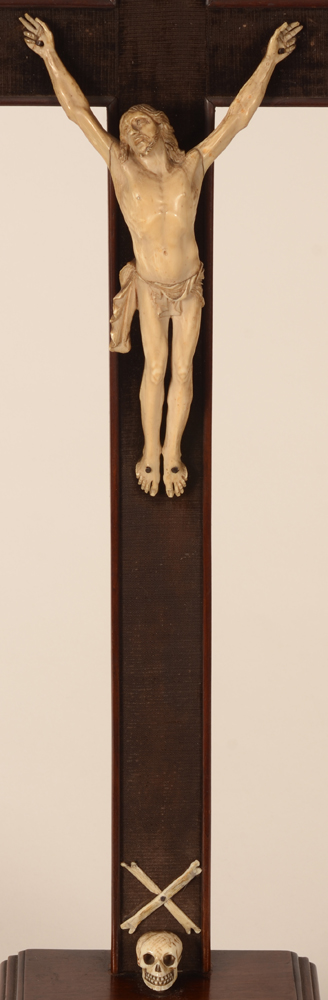Empire Christ on the cross — Detail of the Christ and skull
