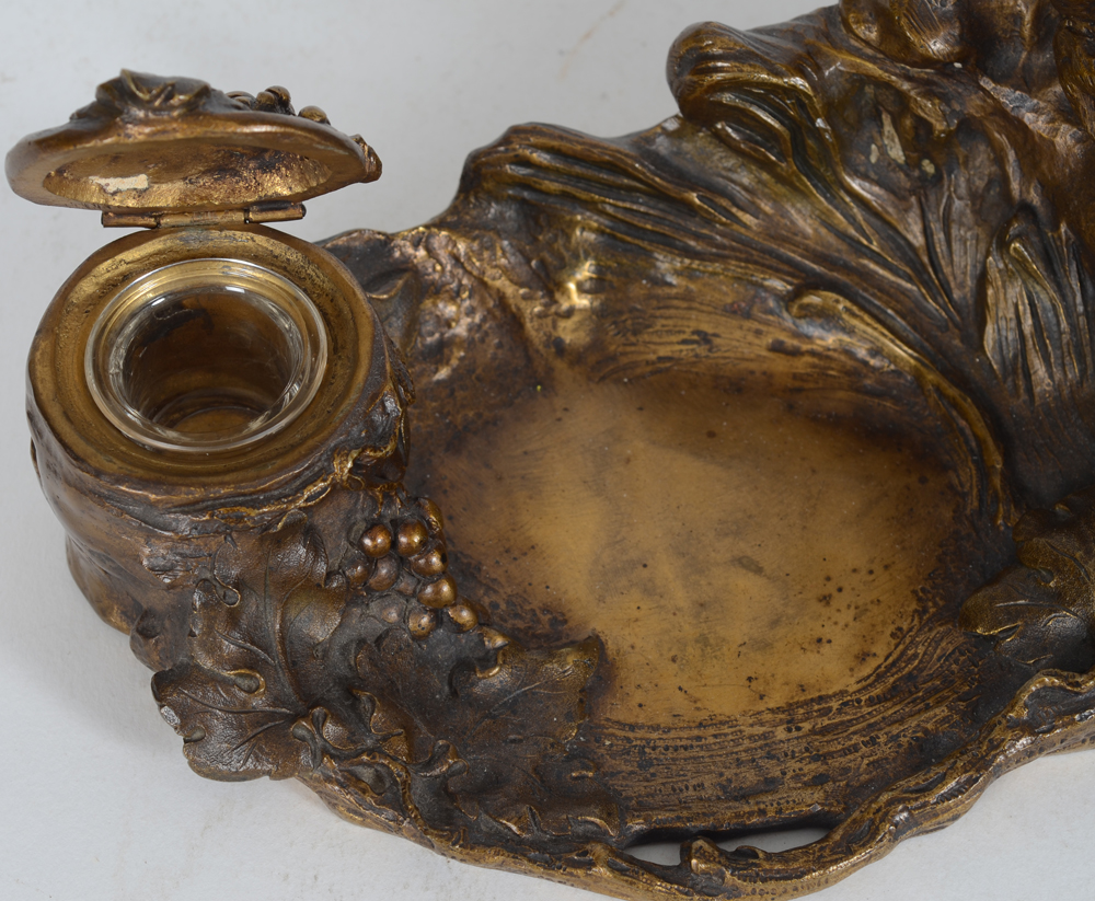 Albert Marionnet — Detail of the left inkwell open