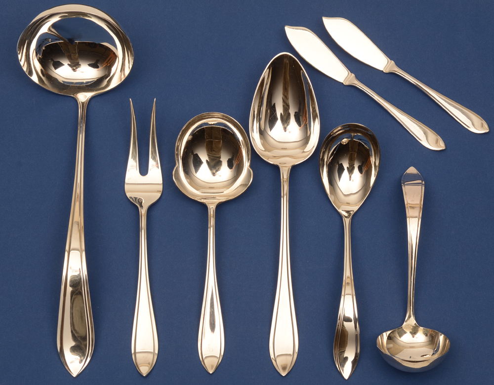 Gerritsen en Van Kempen — The silver serving pieces