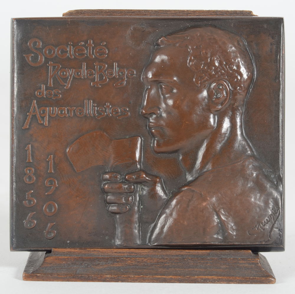 Constantin Meunier — Plaque commémorative du cinquantième anniversaire de la Société Royale Belge des Aquarellistes, bronze patiné, fait par Wolfers à Bruxelles en 1906<br>