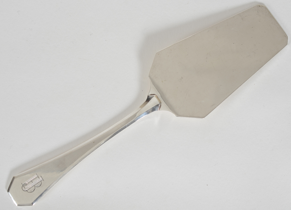 Delheid Frères (Brussels) — Back of the cake server in silver