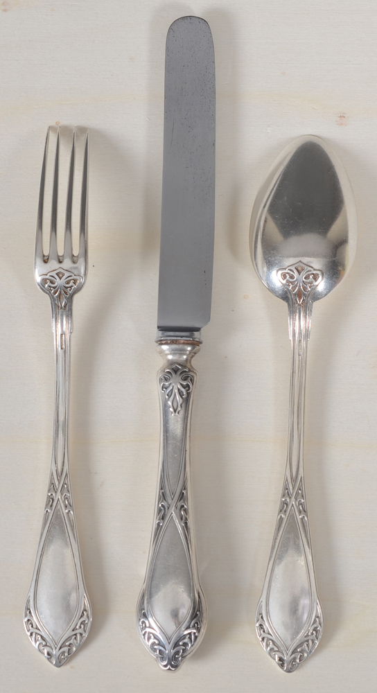 Philippe Wolfers for Wolfers Frères 207 silver art nouveau fork, knife and spoon — The back of the set