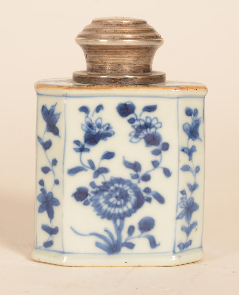 Kangxi Tea Caddy — Chinese blue and white porcelain late 17th early 18th century