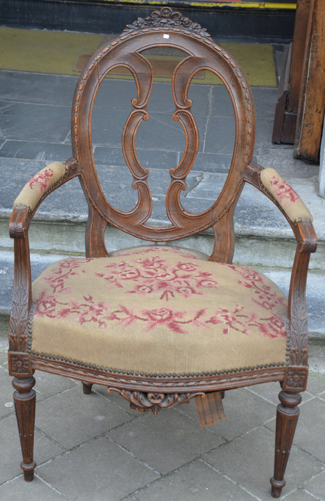 L XVI armchair in wood — Frontal view