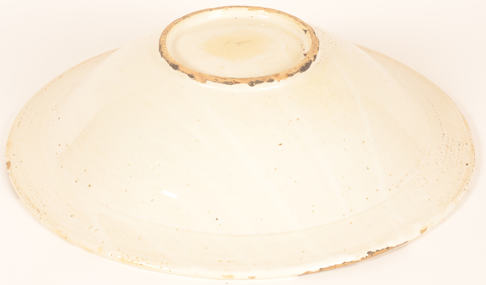 Large ceramic dish — <p>Underside of the piece</p>