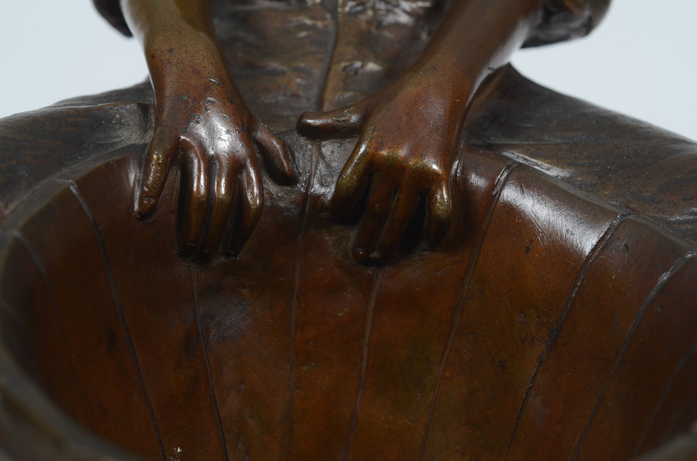 Georges Van der Straeten bronze  — Detail hands