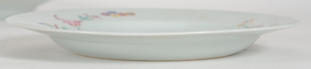 Chinese porcelain famille rose flower plate — Profile