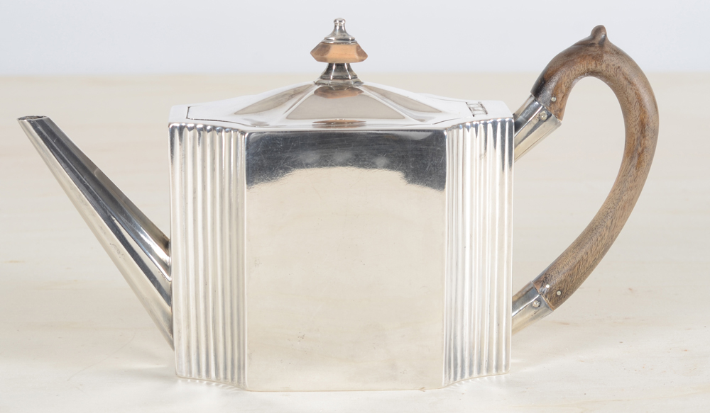 Michael Plummer, a silver tea pot, London 1795 — Side view