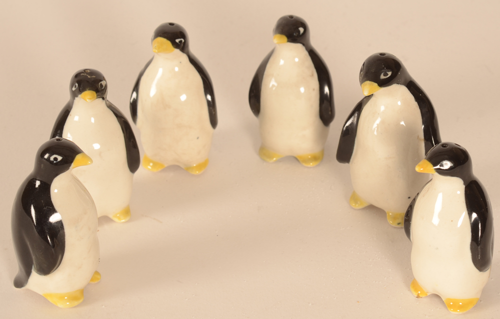 Porcelain penguin salts — groupe de pengouins en porcelaine, non marqué, probablement des années 50-60