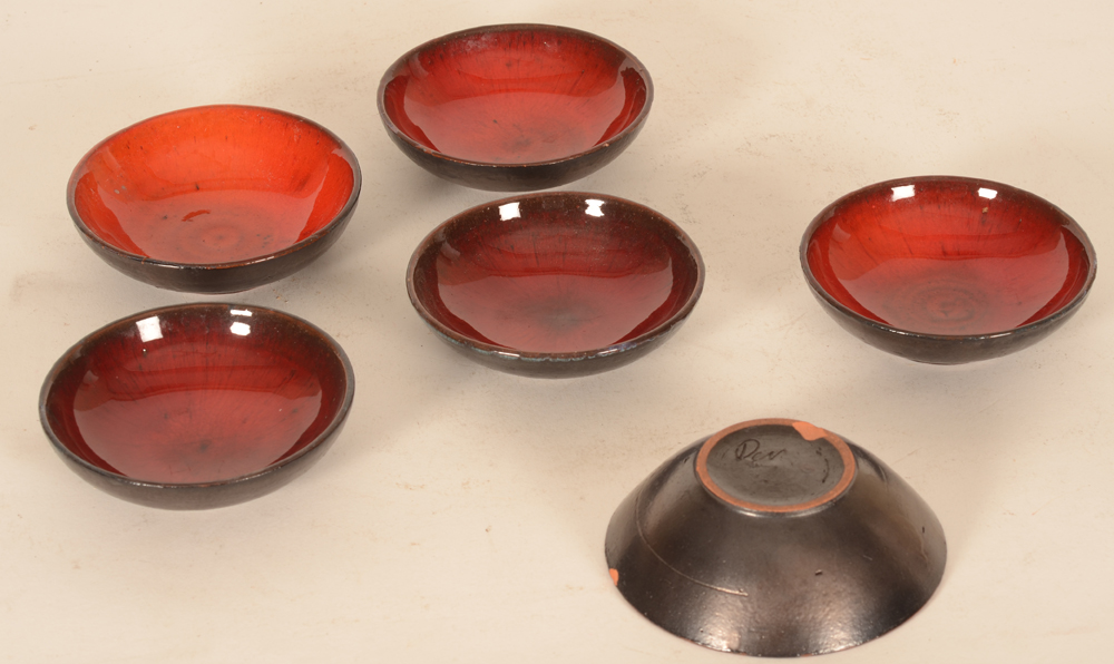 Pernignem — Un set de 5 coupes en céramique de Perignem, avec une coupe légèrement différente, années 60
