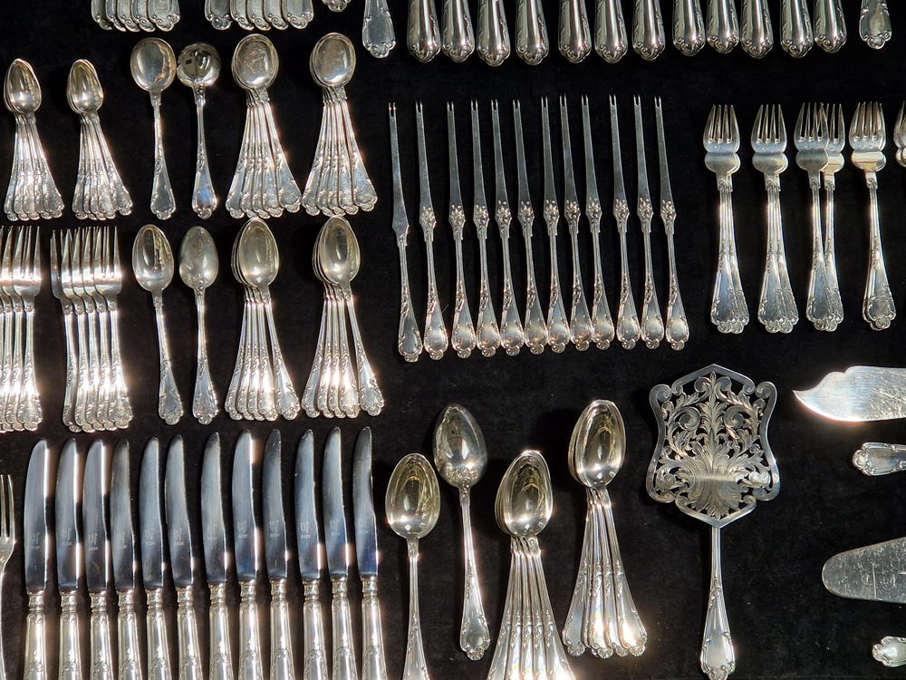 Delheid Frères — Alternate view of this very complete silver set