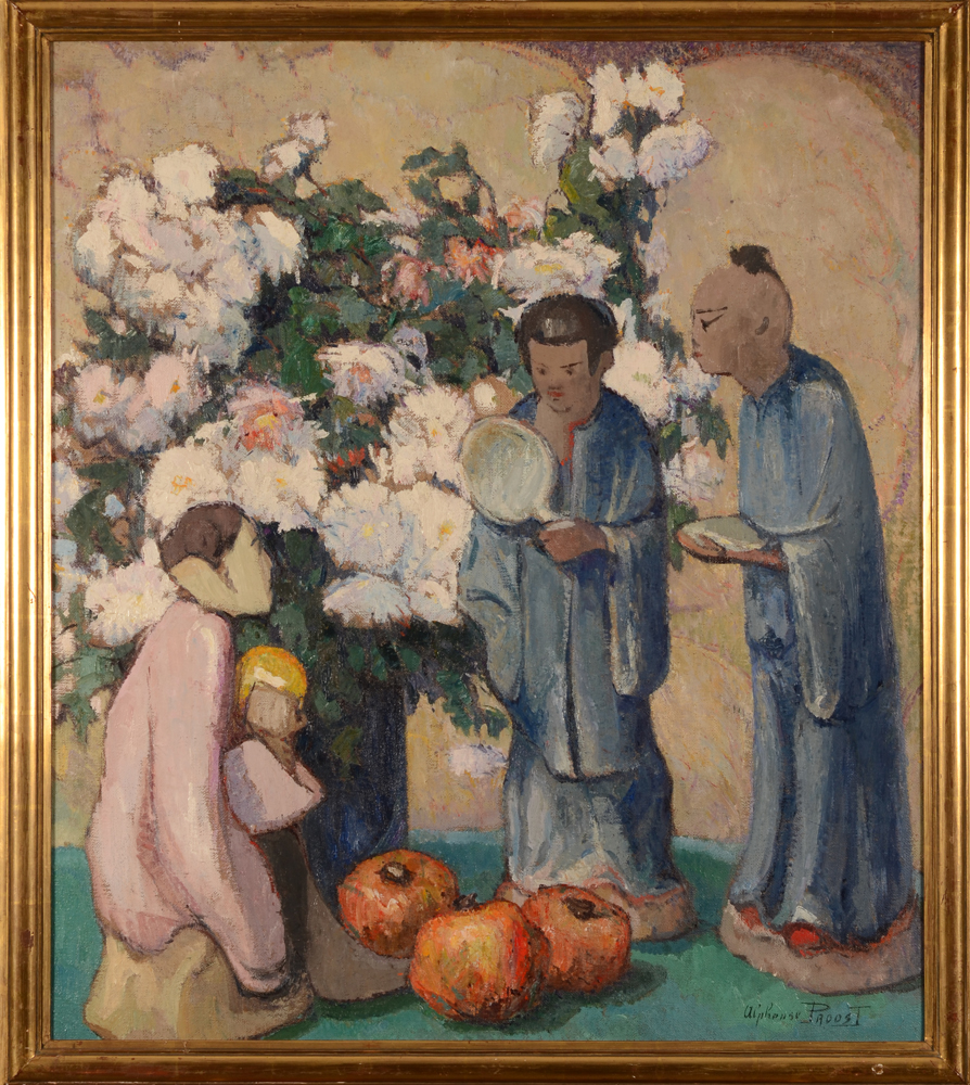 Alfons Proost — Een olie op doek met een stilleven met bloemen en Chinese beeldjes