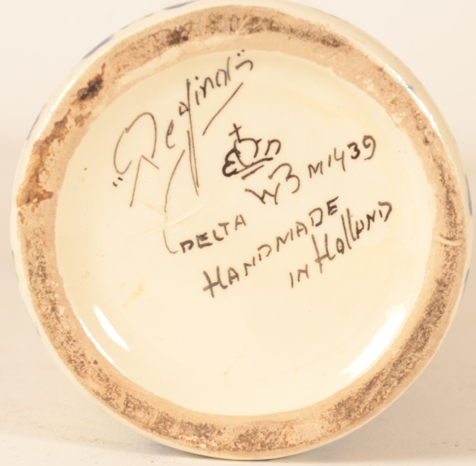 Regina Gouda Want and Barras — Marks on the bottom of the base with model number