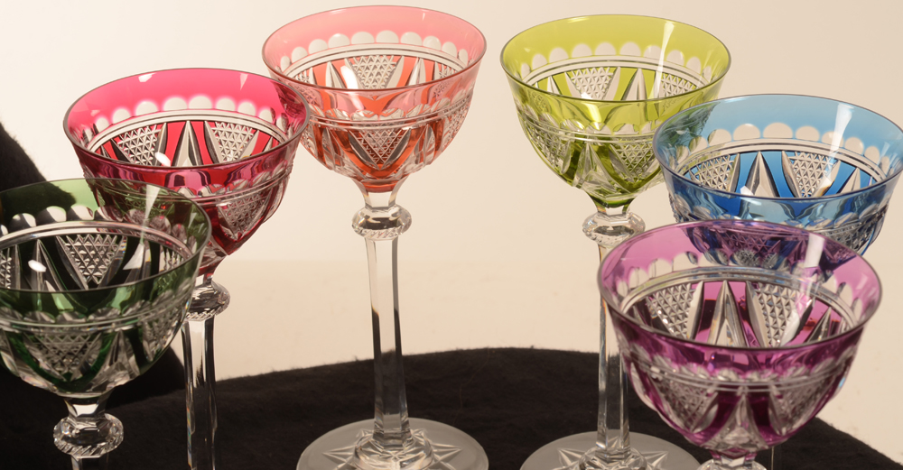 Set of 6 Saint Louis or Baccarat coloured roemer glasses — Detail